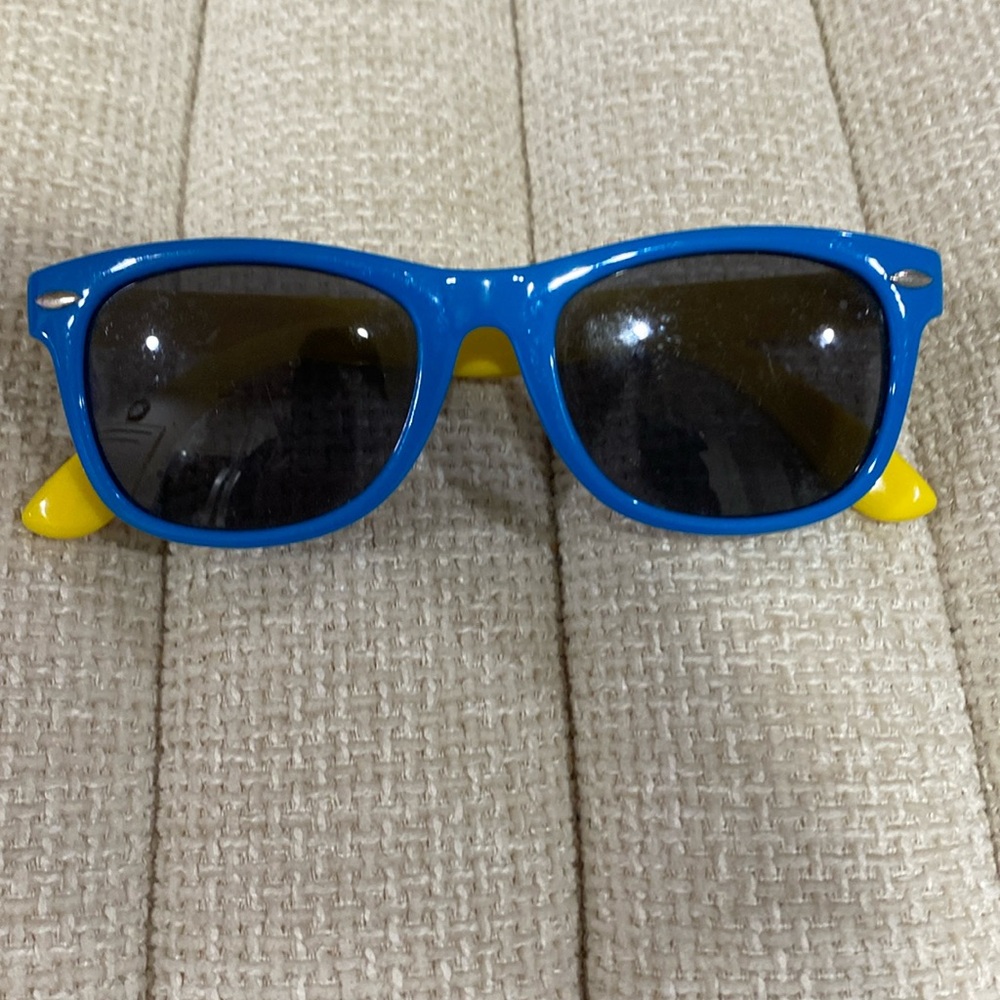 Blippie yellow and blue toddler sunglasses. Age 2-4 brand new